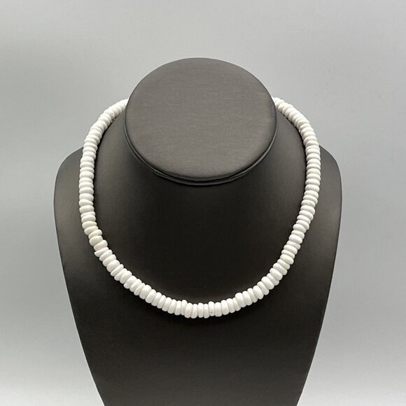 Vintage 70s  Hawaiian Puka Shell 47 gram Surfer Necklace 16" - Picture 4 of 8